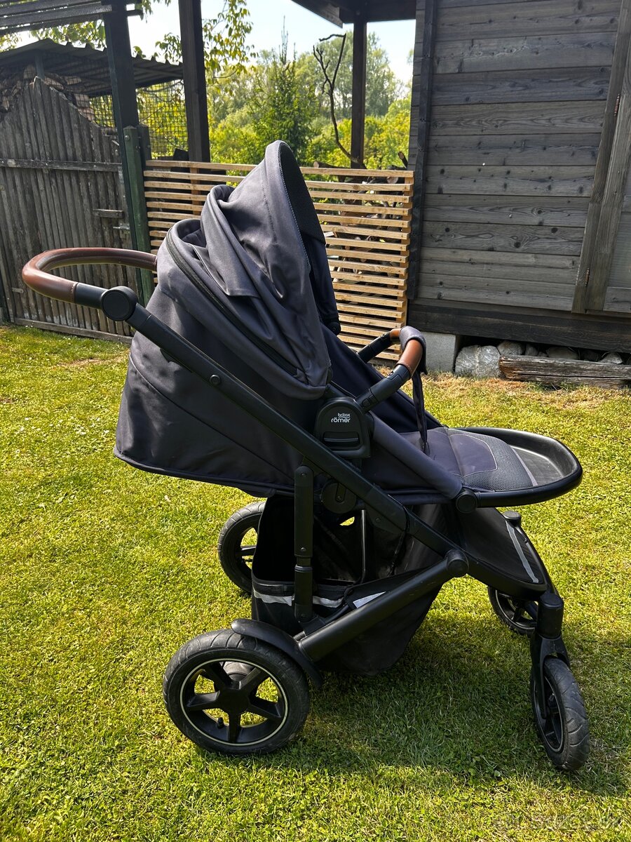 Dvojkombinácia Britax Romer Smile 3 + autosedačka - 16