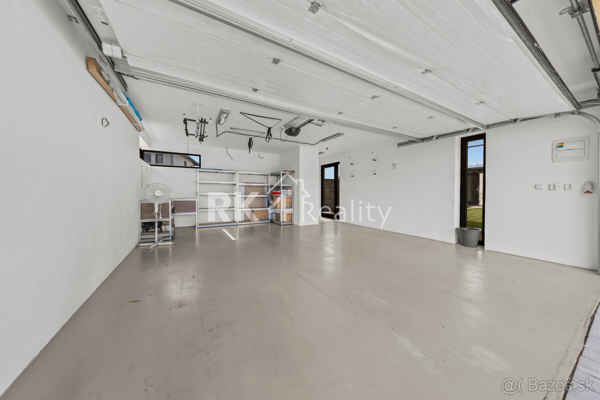 RK4 - Súkromná vila - dvojgaráž, 2 terasy (80 m²), pozemok - 16