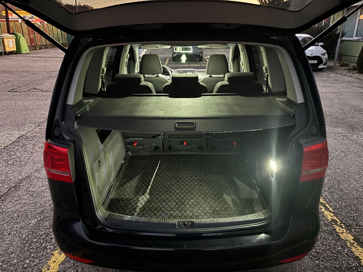VW Touran 2.0 TDi, 103 kW, - 16