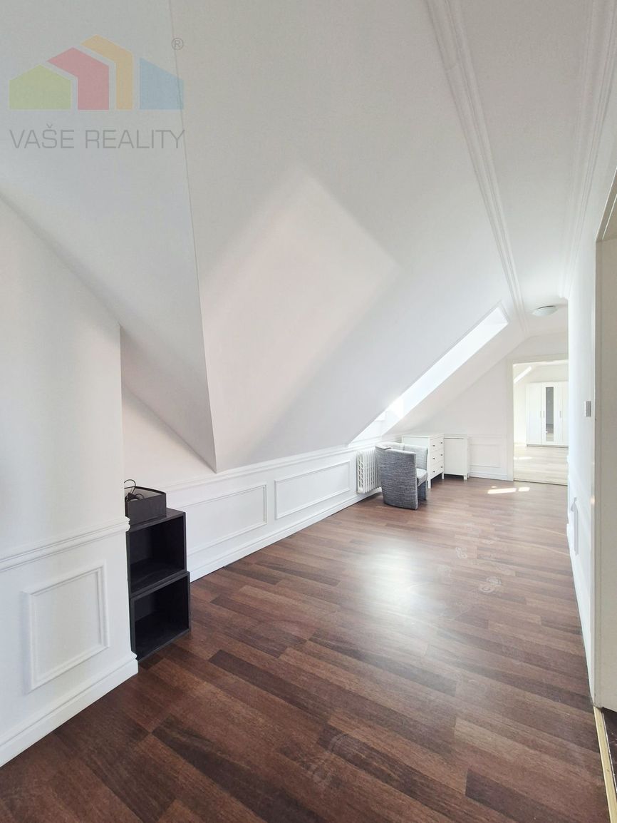 Na prenájom nádherný a štýlový 4-izbový byt, Klariská ulica, - 16