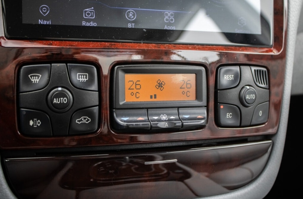 Mercedes-Benz S-triedy 500 (2000) - 16