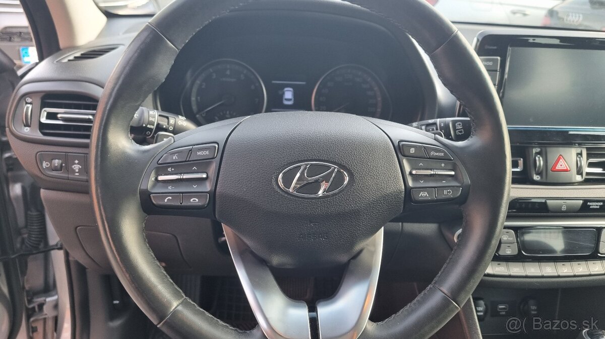 Hyundai i30 CW 1,5 TGDI Family, 117kw, AT/7 - 16