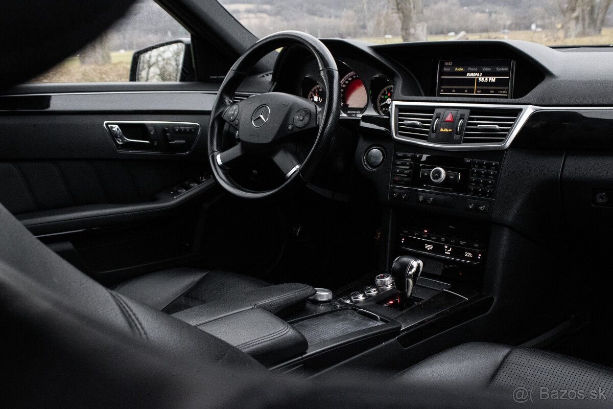 Mercedes-Benz E trieda Sedan E63 AMG - 16