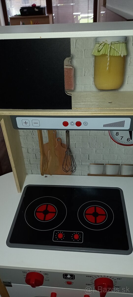 Kuchyna s prislusenstvom - 16