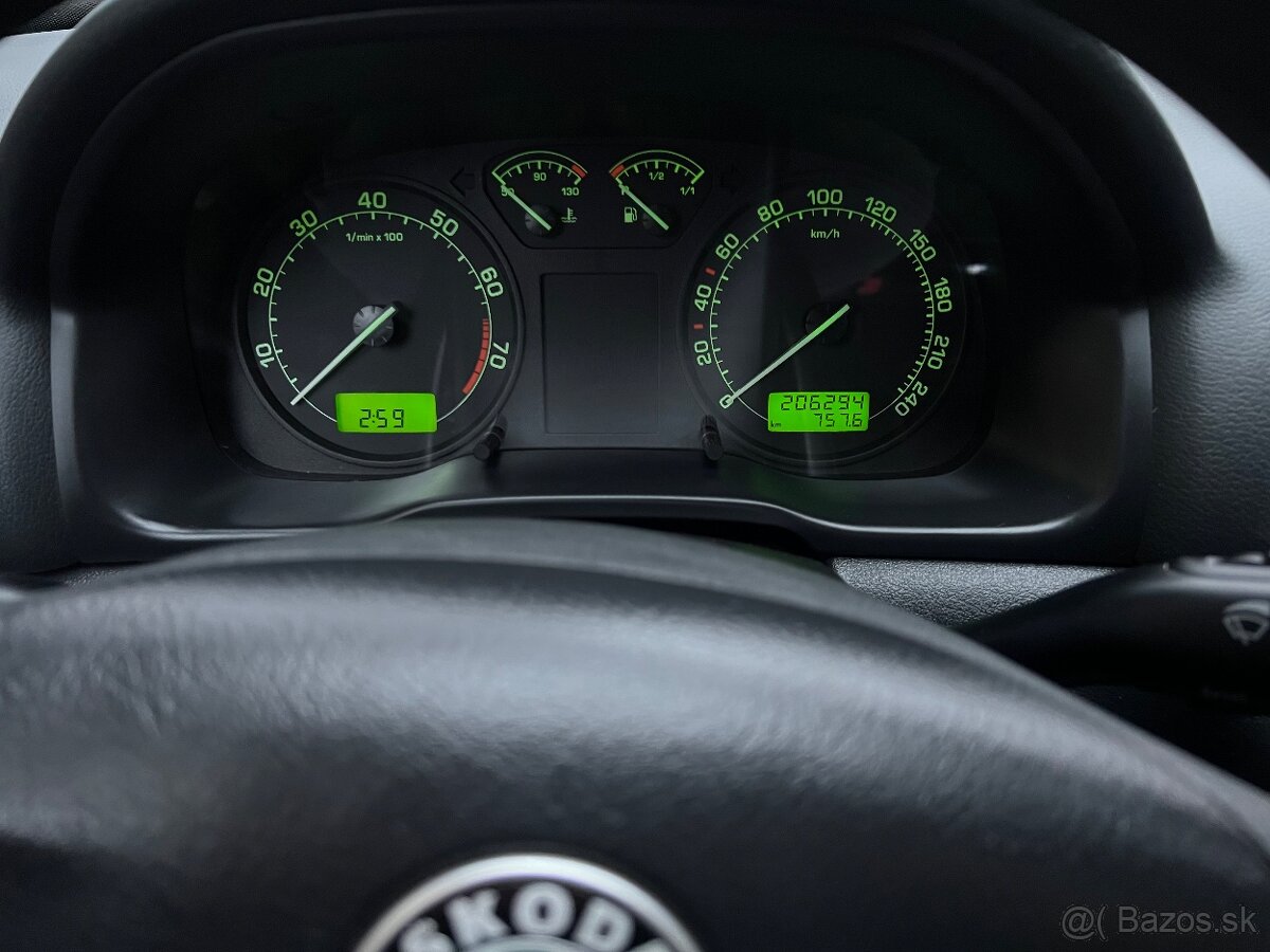 Predam Škoda Octavia 1.6 75kw 1.majitel - 16