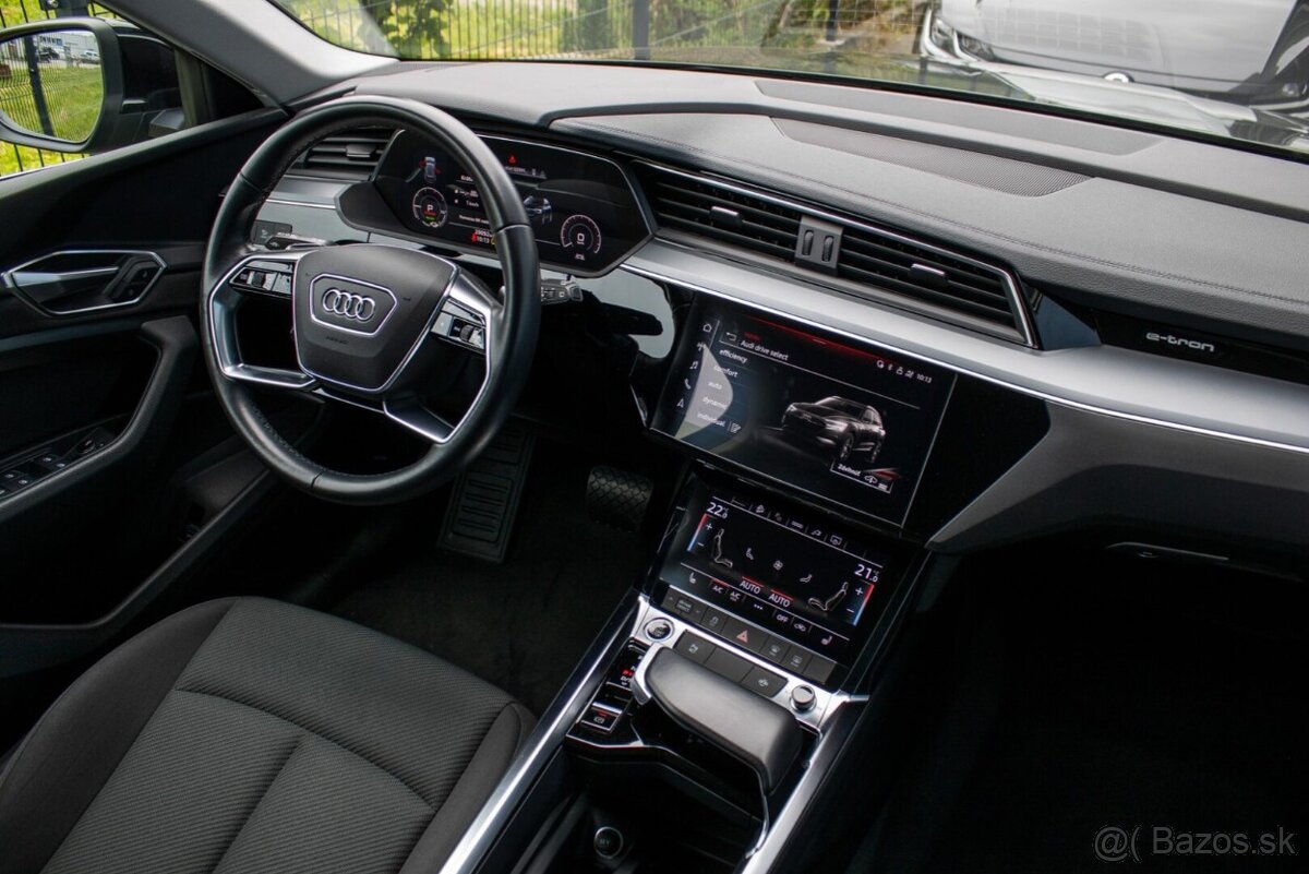 Audi E-tron 50 quattro - 16