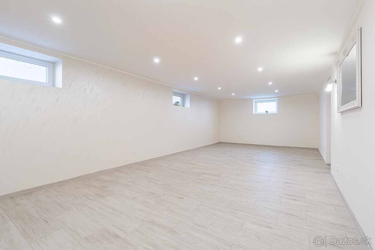 Luxusný 7-izbový dom po rekonštrukcii – Veľký Meder - 16