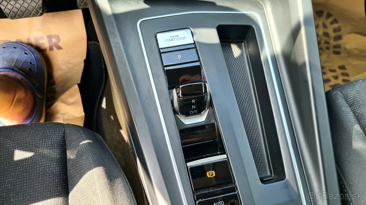 Volkswagen Golf 8 Variant 2.0 TDi DSG 85 kW - 16