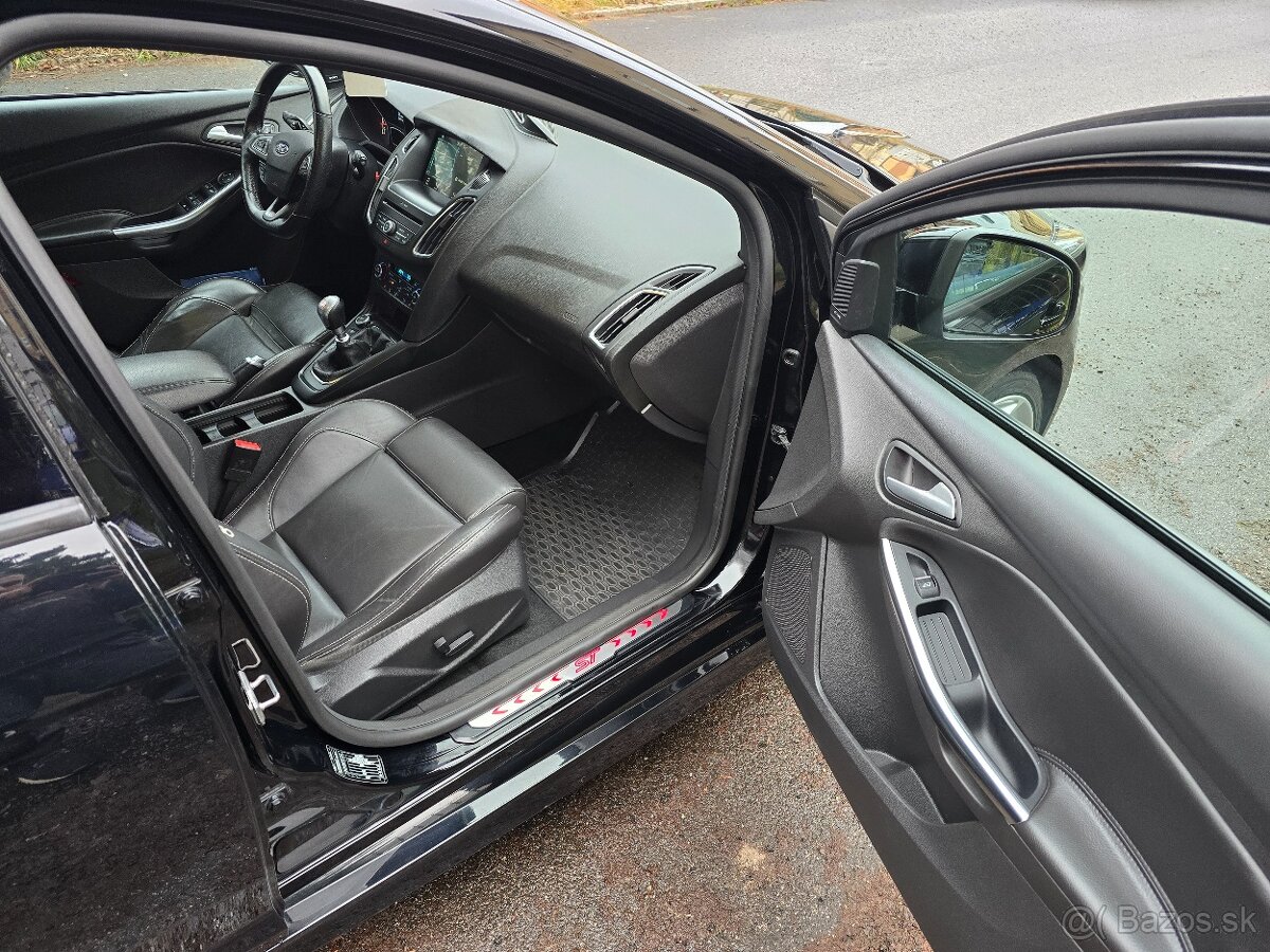 Ford Focus ST 2.0 ecoboost - 16