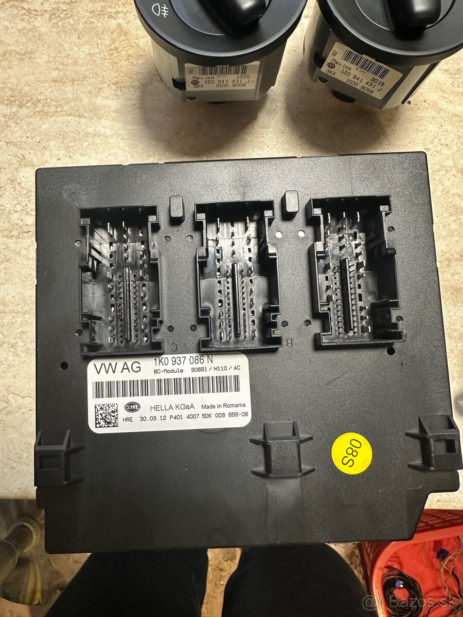 Predám náhradné diely octavia 2 facelift 2010 - 16