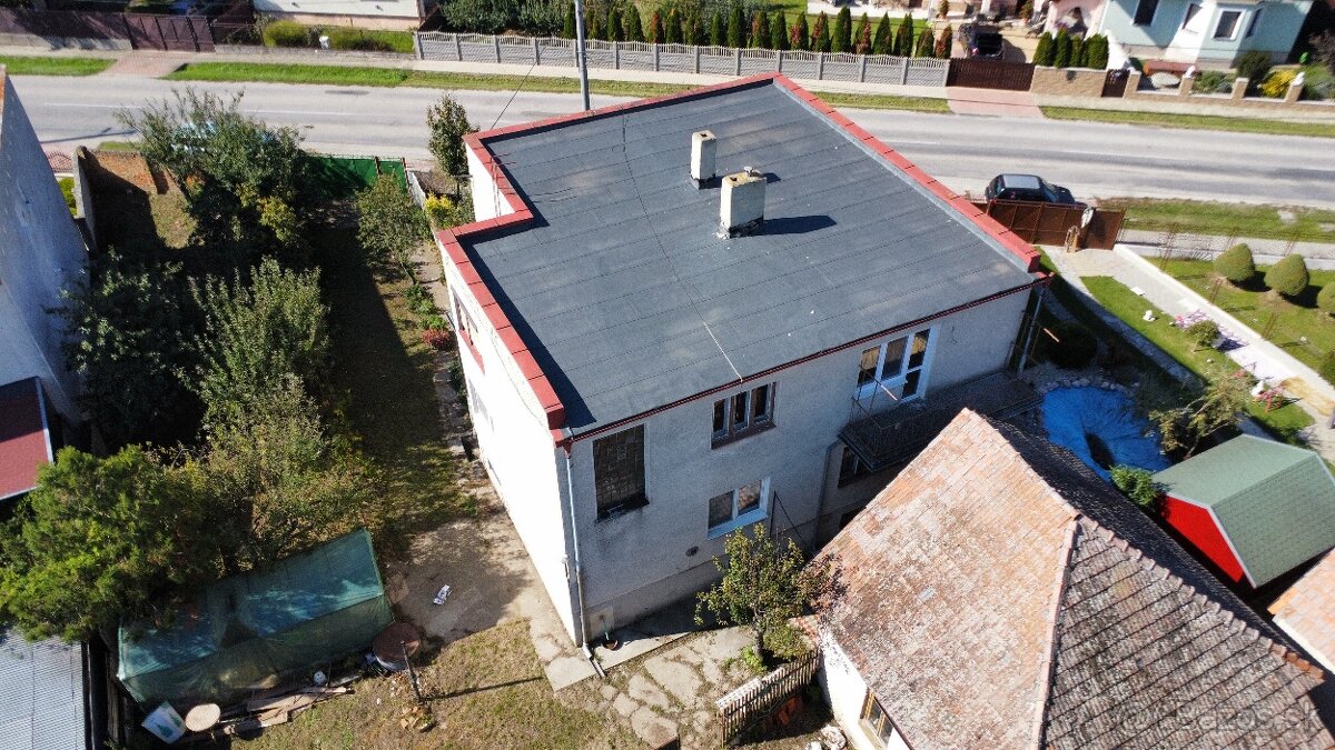 Rodinný dom s veľkým pozemkom na hlavnej ulici - Bešeňov - 16