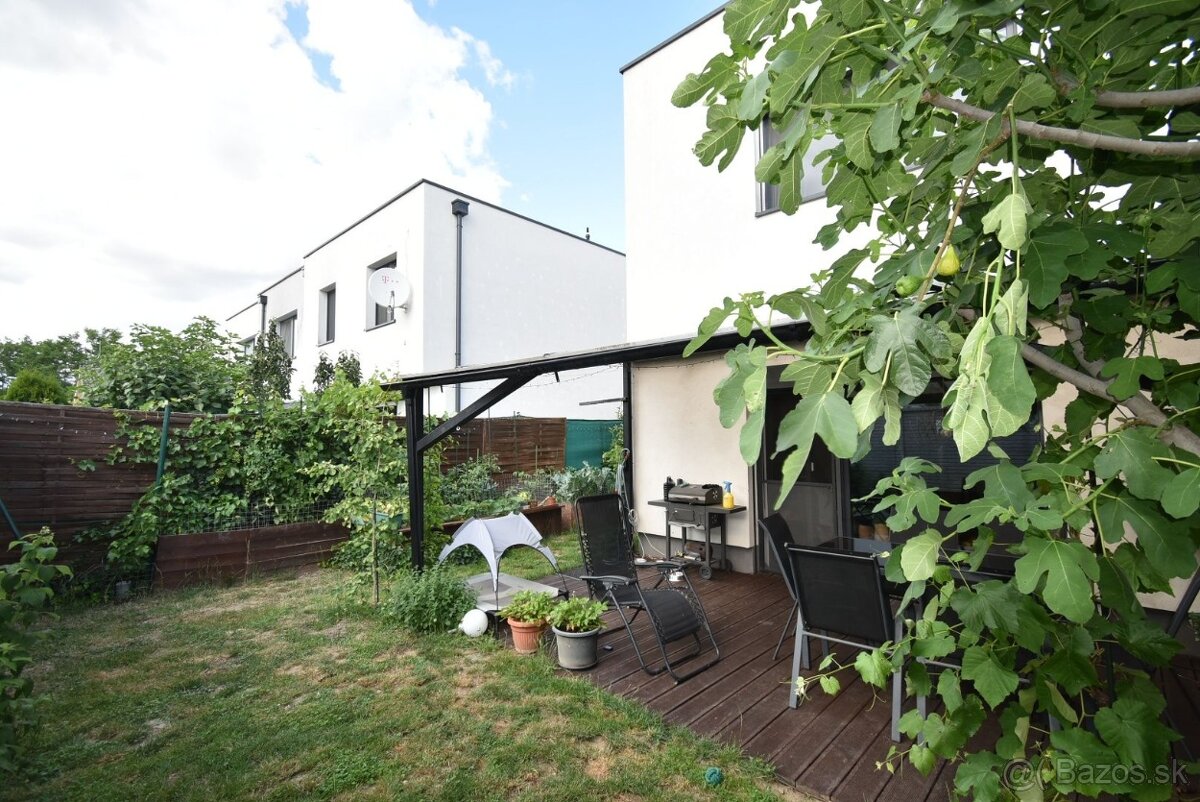 Moderné bývanie v 3 iz. mezaníne so záhradou v Bernolákove - 16