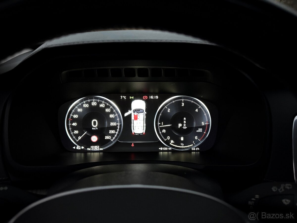 Volvo XC90 2.0 B5 Drive-E Inscription AWD A/T - 16