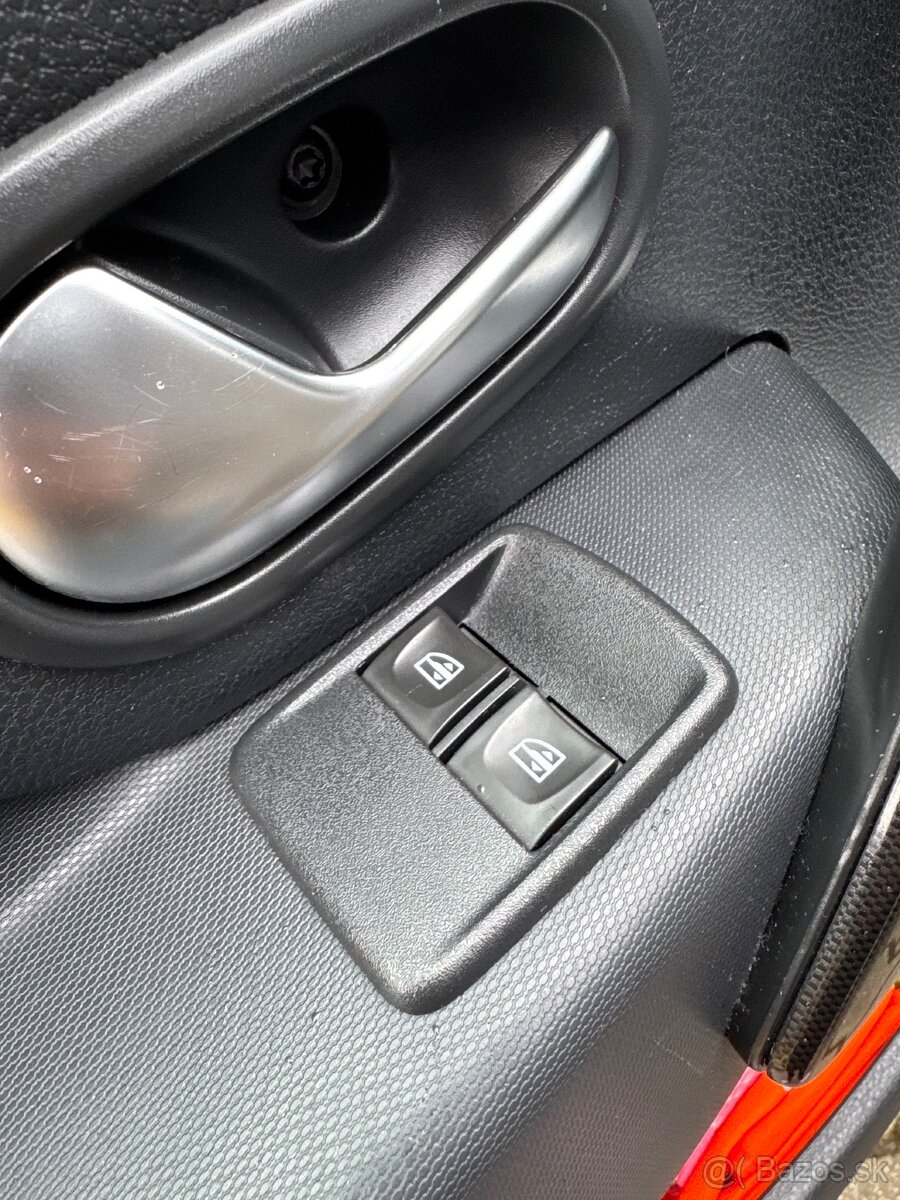 Dacia Sandero 1.2 r.v. 2017 - 16