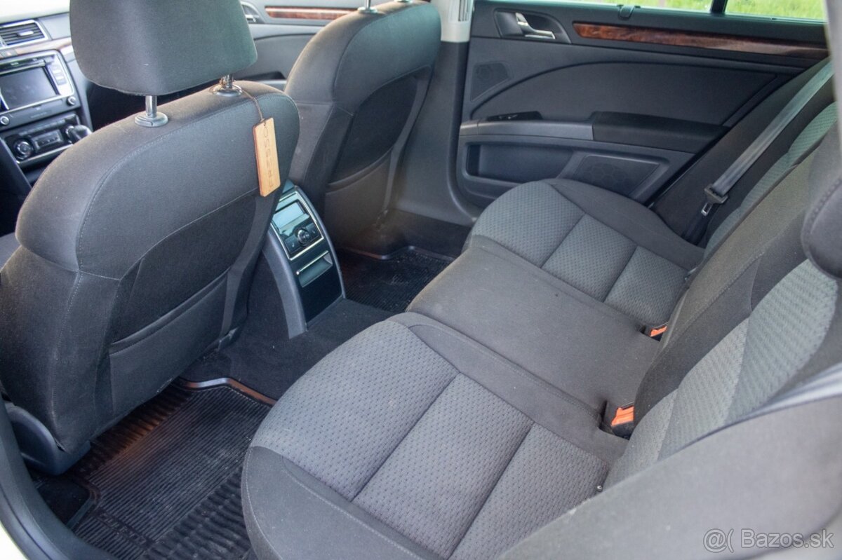 Škoda Superb Combi 2,0 TDI-125 kw Elegance 4X4 - 16