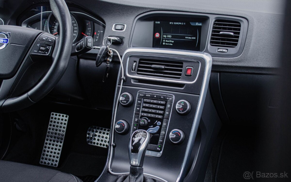 Volvo V60 D4 AT8 Webasto - 16