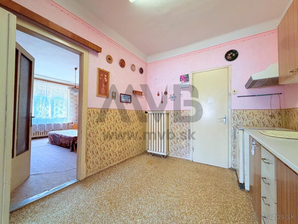 CENTRÁLNA POLOHA, OBROVSKÉ MOŽNOSTI, RODINNÝ DOM - 16