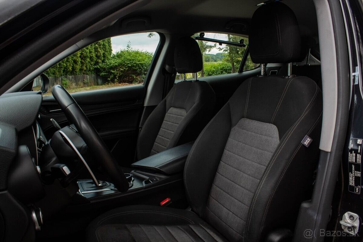 Alfa Romeo Stelvio Q4 - 16
