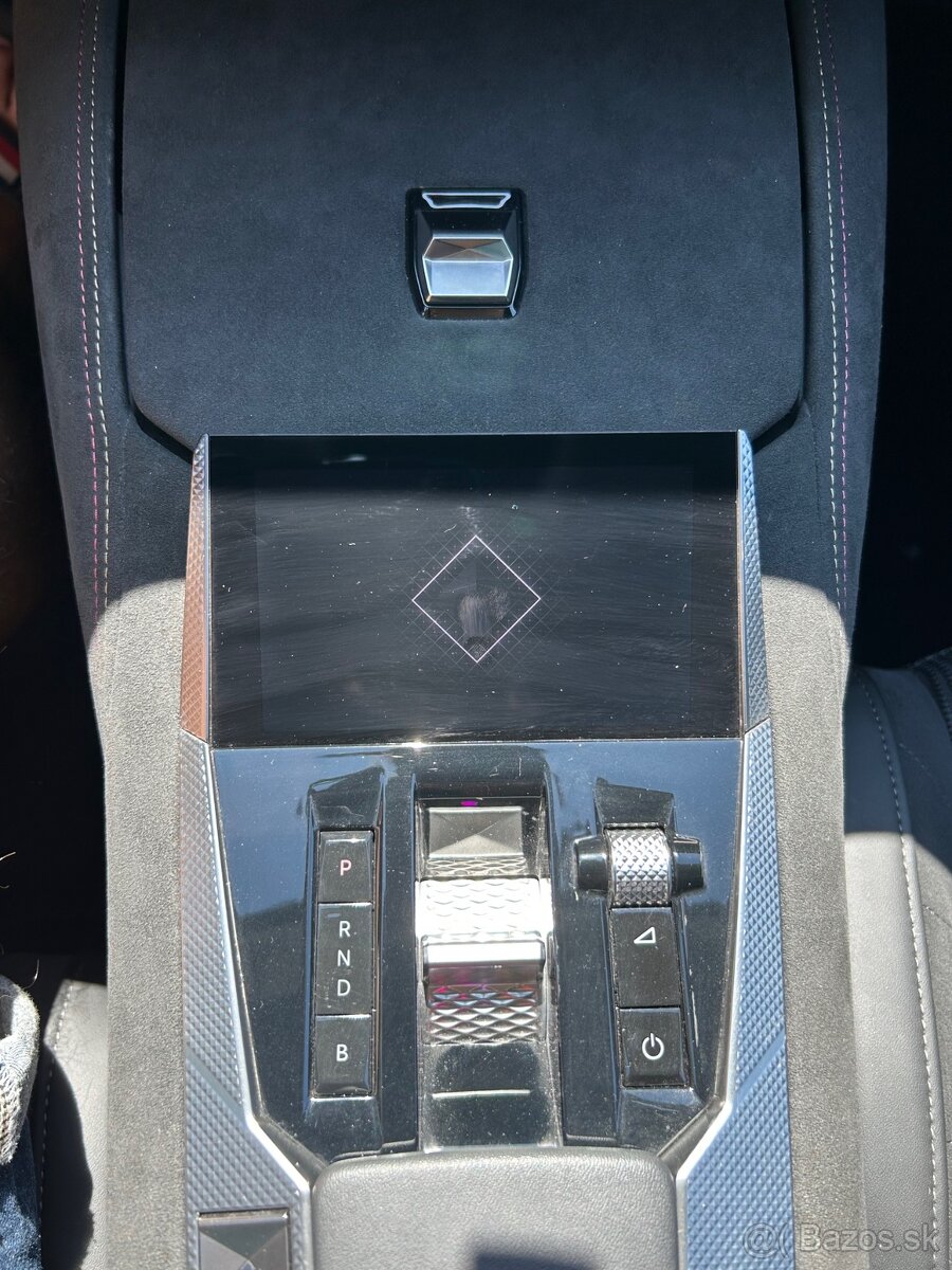 DS4 225 PERFORMANCE LINE PLUG-IN HYBR/Elektrický pohon/Luxus - 16