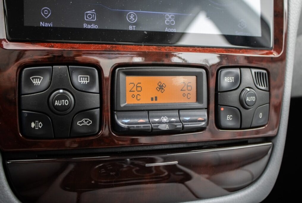 Mercedes-Benz S-triedy 500 (2000) - 16