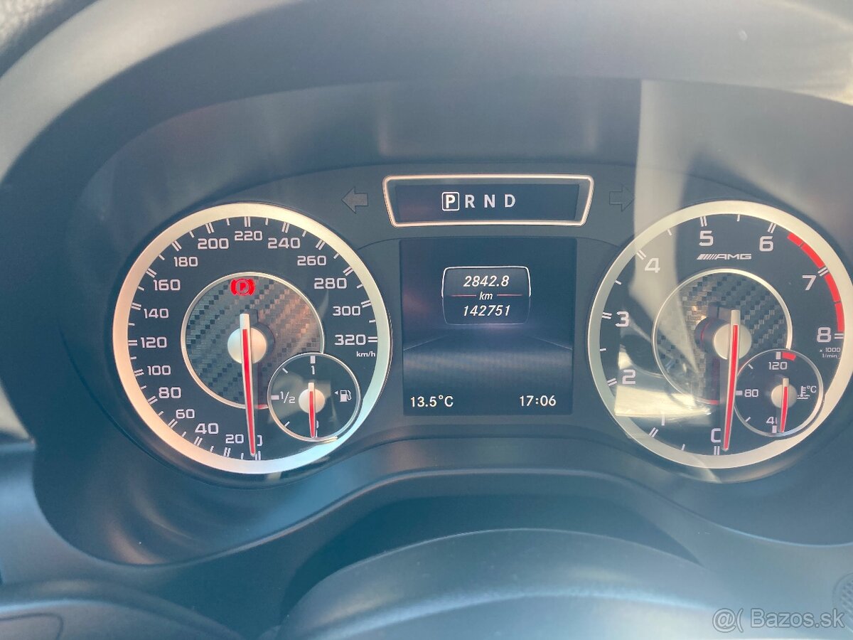 Mercedes A 45AMG - 16