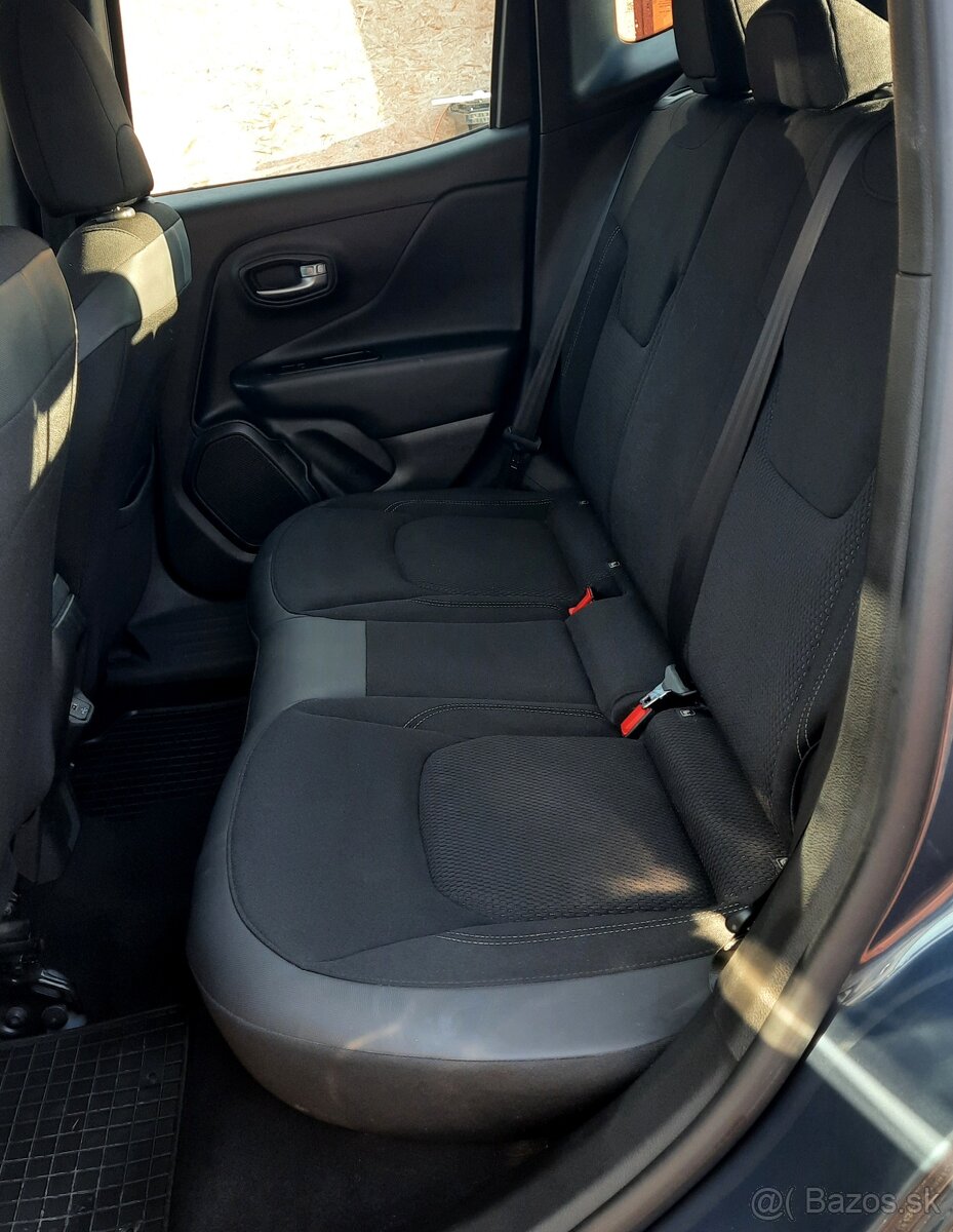 Predám Jeep Renegade 1.3 Turbo PHEV Limited - 16