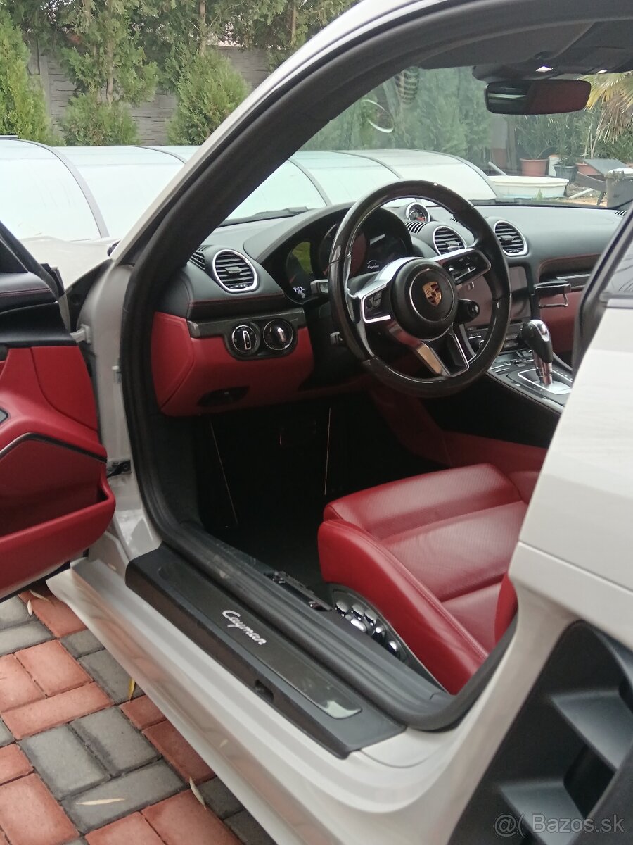 Porsche cayman 718 - 16
