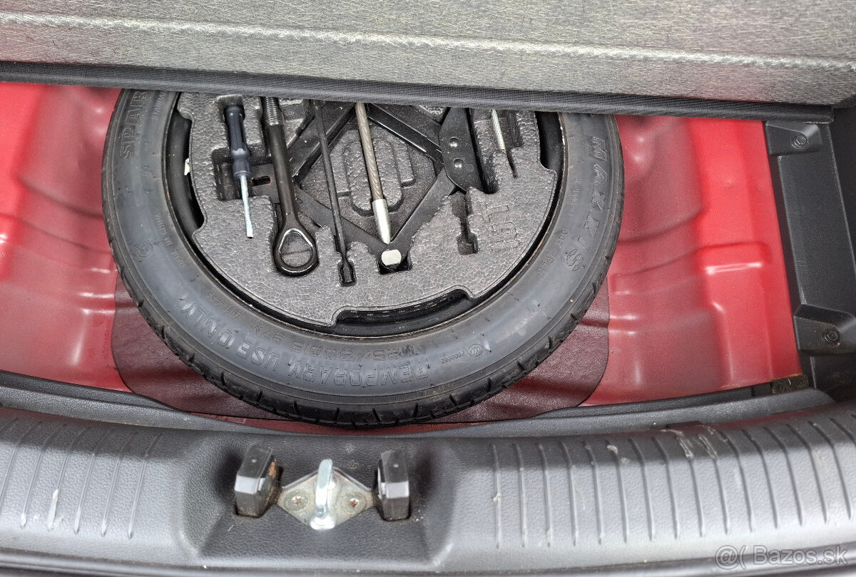 HYUNDAI i30 1,6 CRDi r.v. 2018 - 16