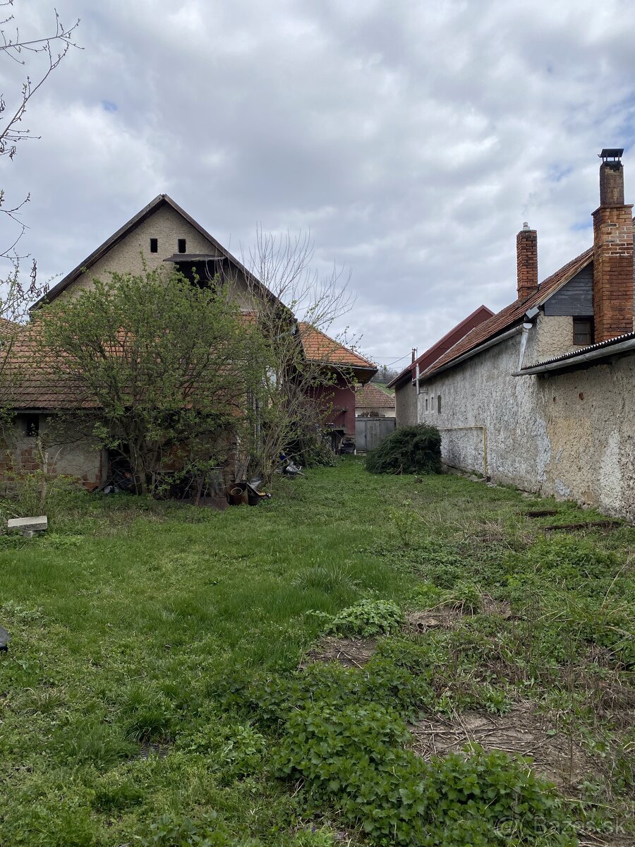 Rodinný dom s garážou v obci Jasov - 16