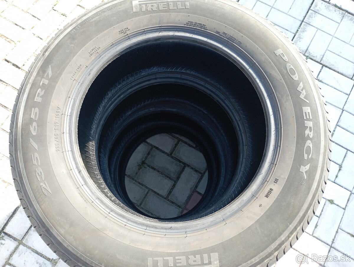235/65/17 Pirelli letné pneu 4ks - 16