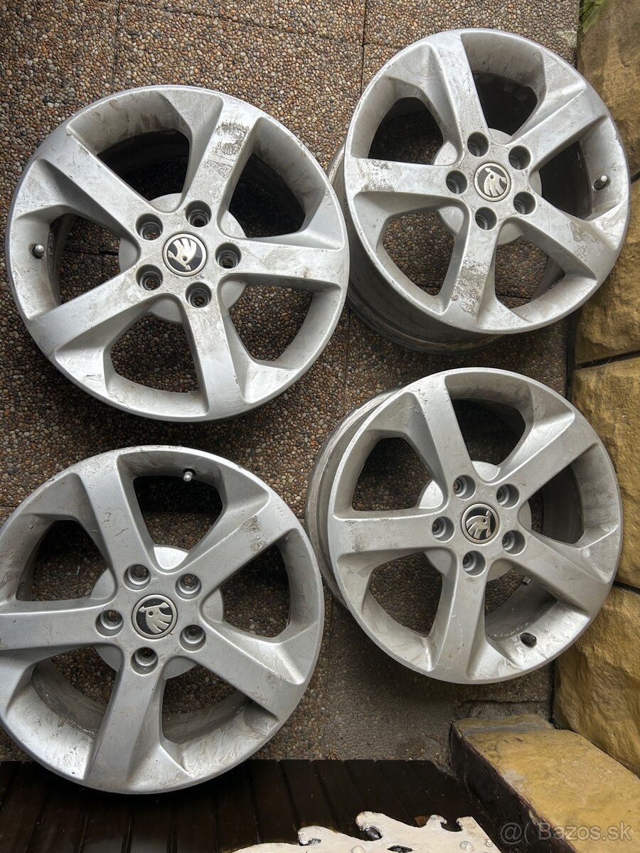 Predám ( kávovar, grafické karty, disky R16) - 16