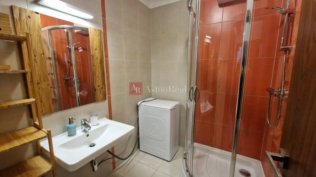 Rekreačný apartmán Vys.Tatry-Veľká Lomnica 57 m2-APARTMÁNY L - 16