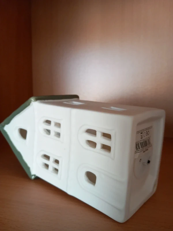 Keramický Led domček vysoký 22x10,5x8 cm - 16