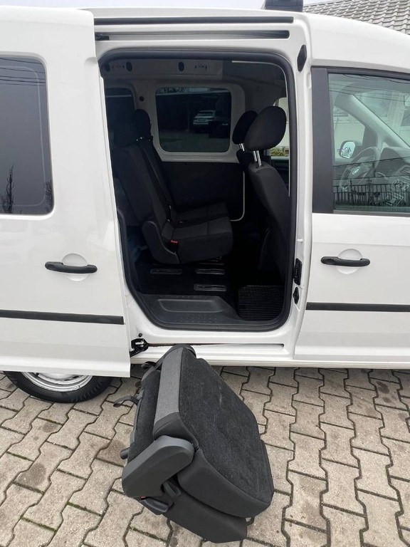 Volkswagen Caddy Beach 1.0 TSI BMT - 16