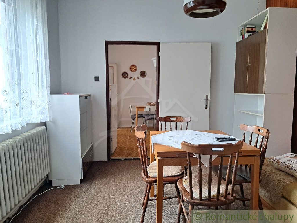 Dom v obci Štitáre v blízkosti lesa a zároveň s dobrou dos - 16