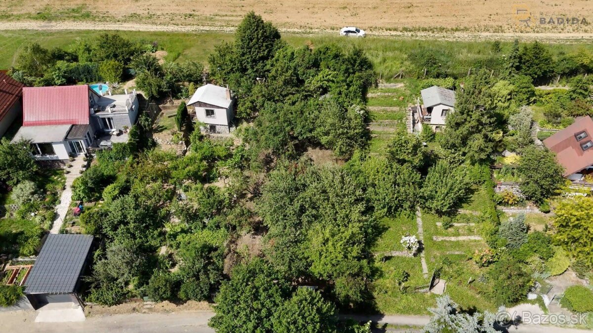 ZÁHRADA s ELEKTRINOU a VODOU v Záhradkárskej lokalite GIRADY - 16