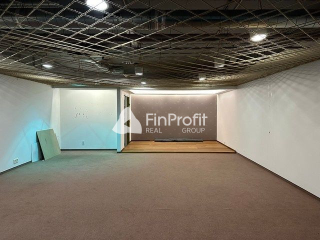 Na prenájom obchodné priestory so zvýhodneným nájomným vo vý - 16