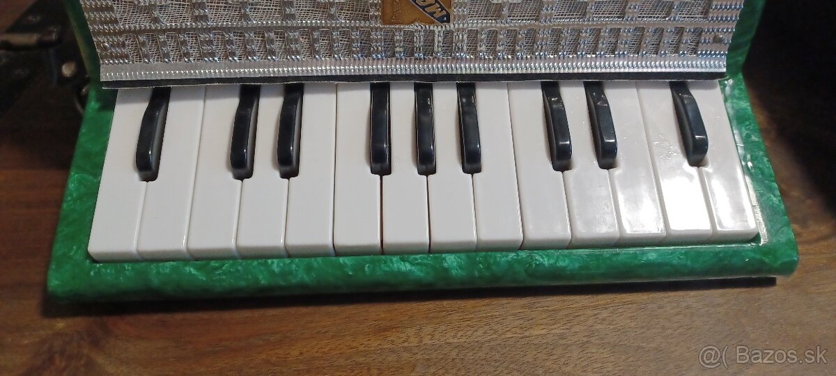 Starý akordeón, harmonika top stav. - 16