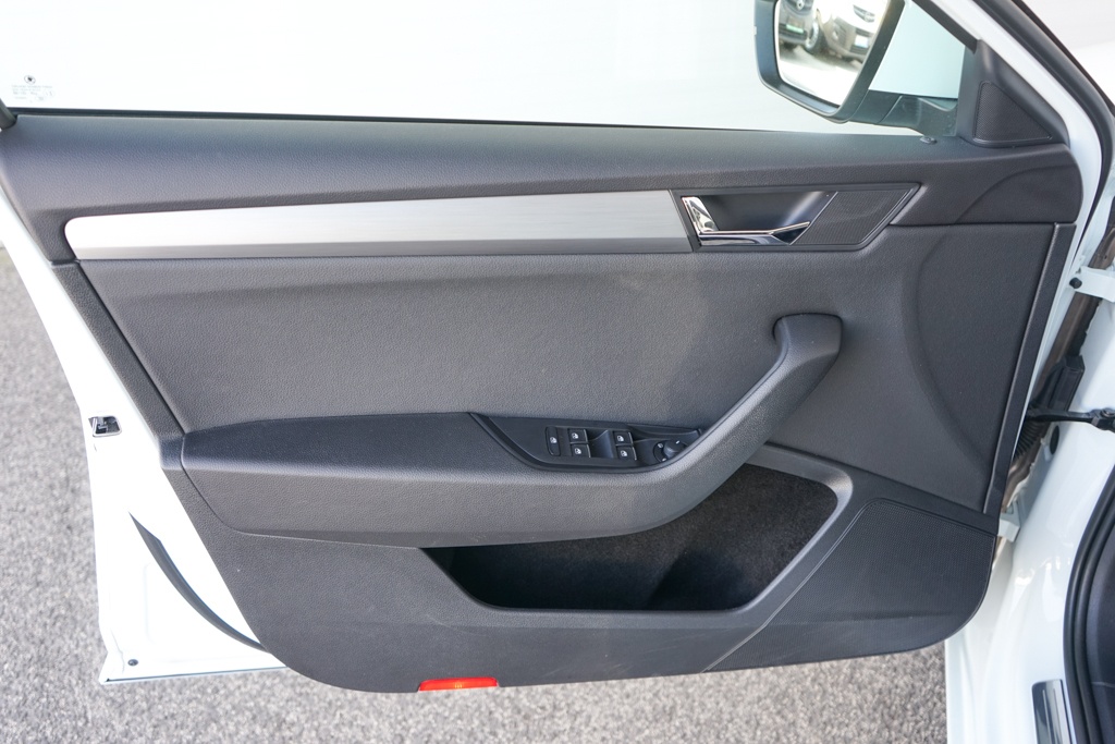 102- Škoda, Superb, 2016, benzín, 1.8 TSI, 132kw - 16