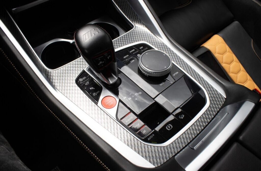 BMW X6 M Competition z roku 2021 - 16