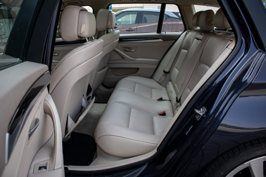 BMW 530d Touring xDrive 190kW AT/8 - 16