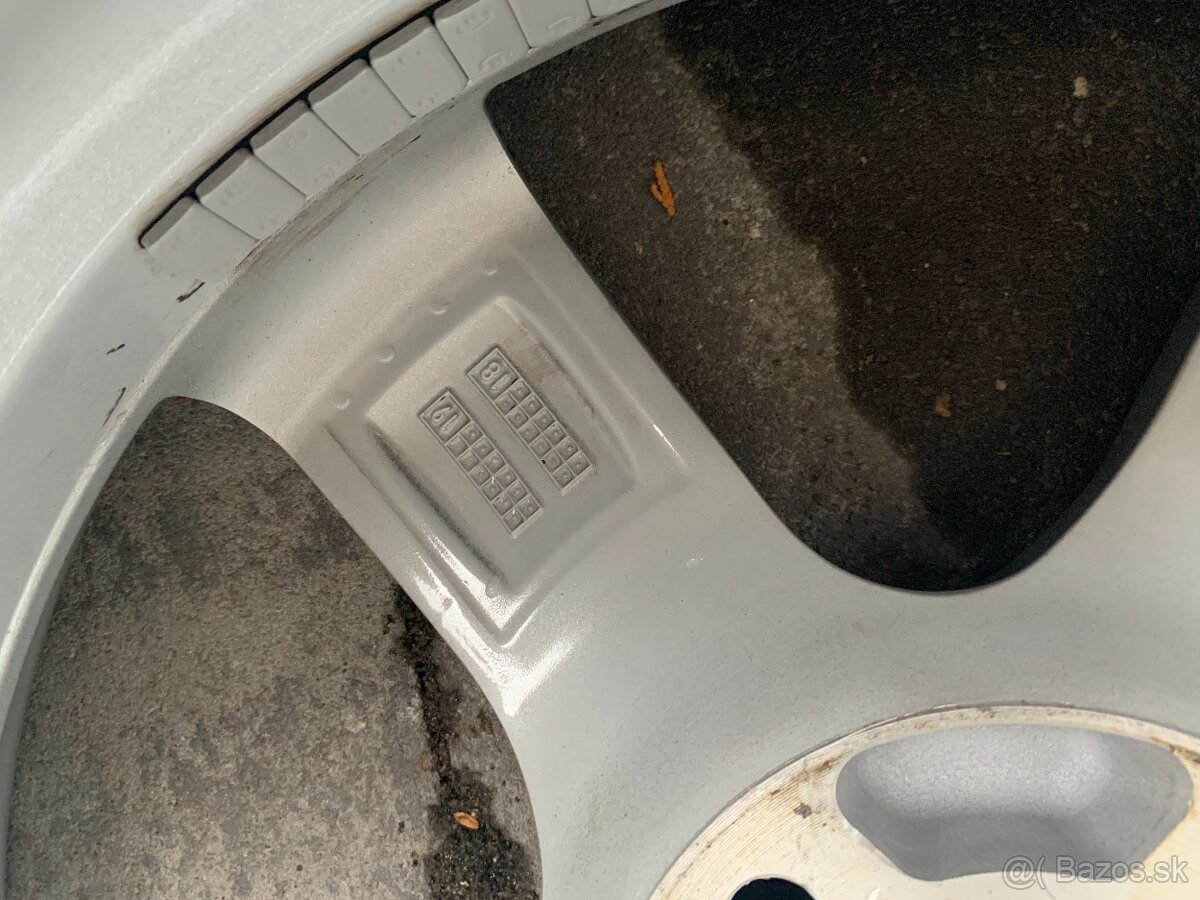 DEZENT elektróny 4x100 R17 + 205/55 R17 zimné pneu Laufen - 16