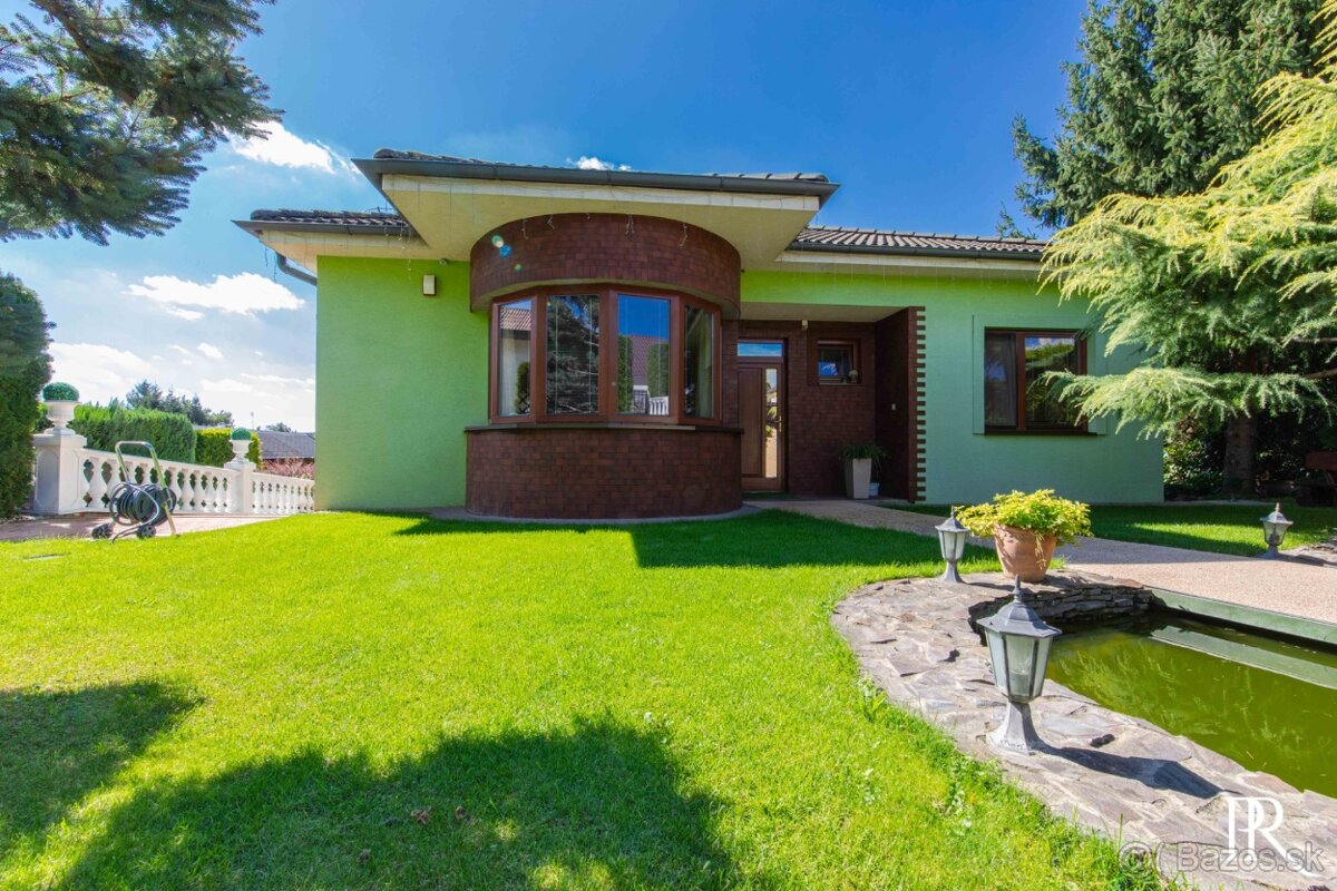 JEDINEČNÝ 5 IZBOVÝ RODINNÝ DOM S BAZÉNOM A KRÁSNOU ZÁHRADOU - 16