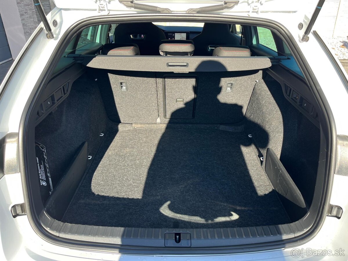 Škoda Octavia Combi 2.0 TDI RS DSG - 16