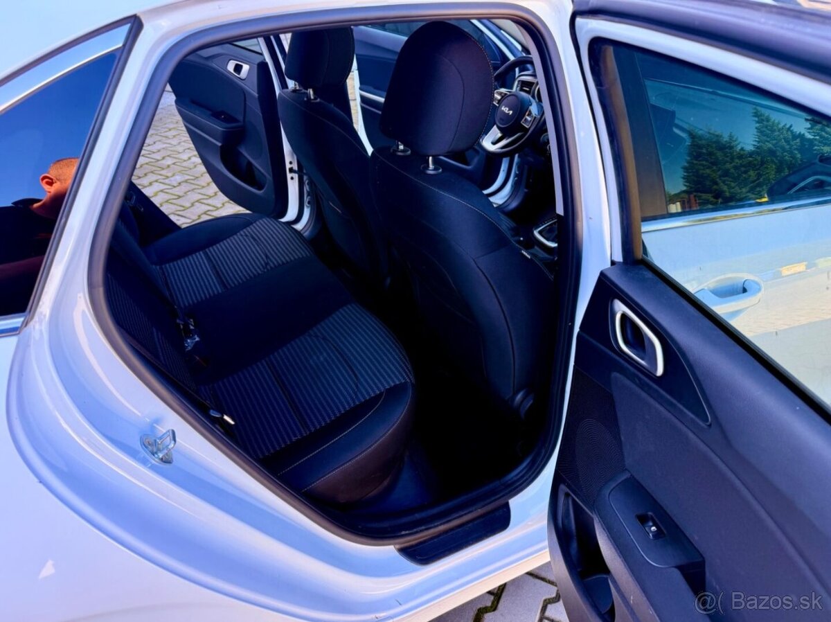 Kia Ceed 1.5T-GDI-118kW-AUT-LED-ČR-DPH- - 16