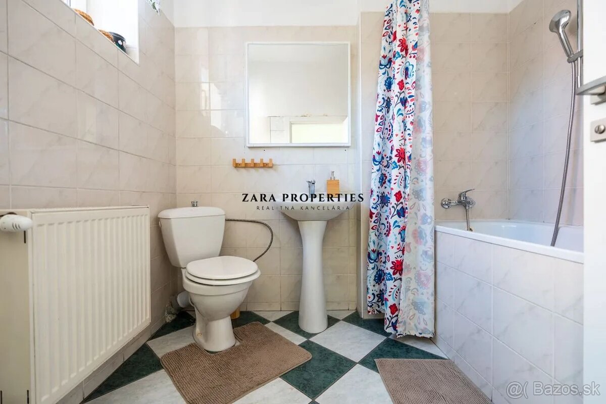 Rodinný dom v centre mesta Púchov - 16