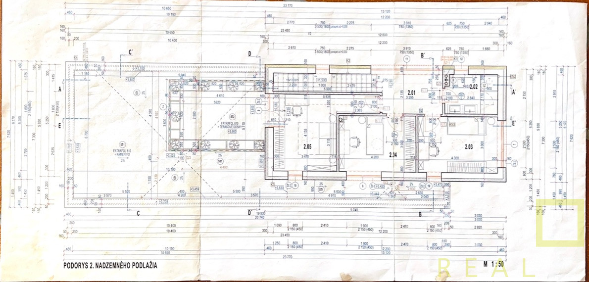Exkluzívny 5-izbový rodinný dom s garážou a terasou – Biely - 16