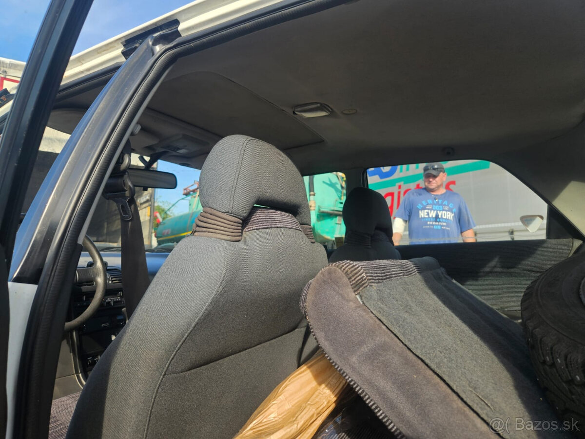 MAZDA 323F 1.8 r.k 1991 s TP - 16