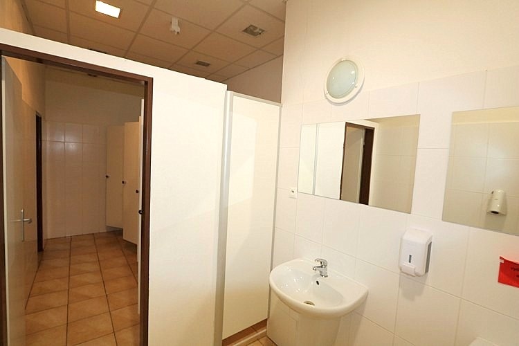 Obchodný priestor 32,8 m2 na prízemí v centre mesta Galanta - 16