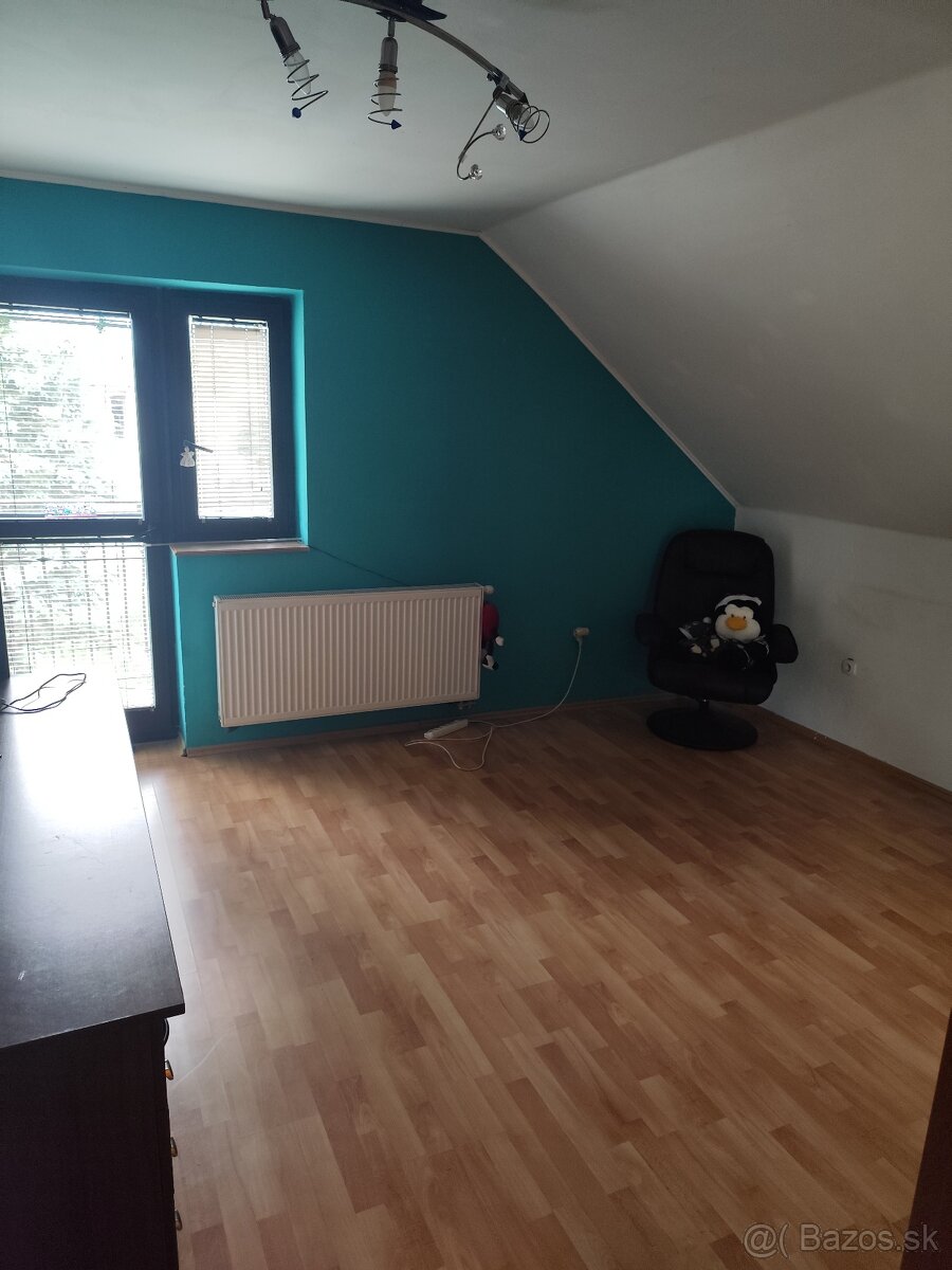 Rodinný dom 7 izbový - 16